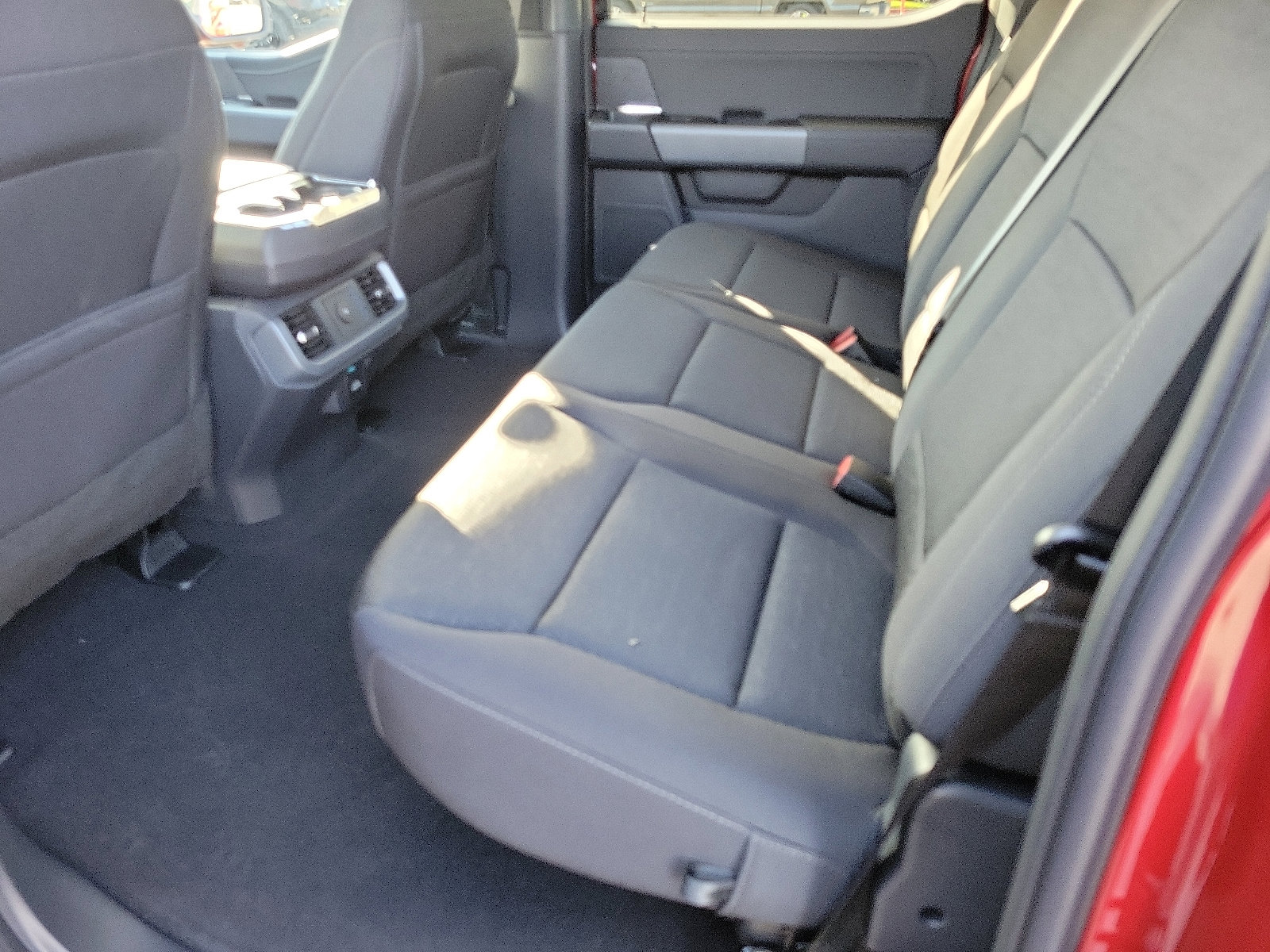 2025 Ford F-150 XLT photo 9