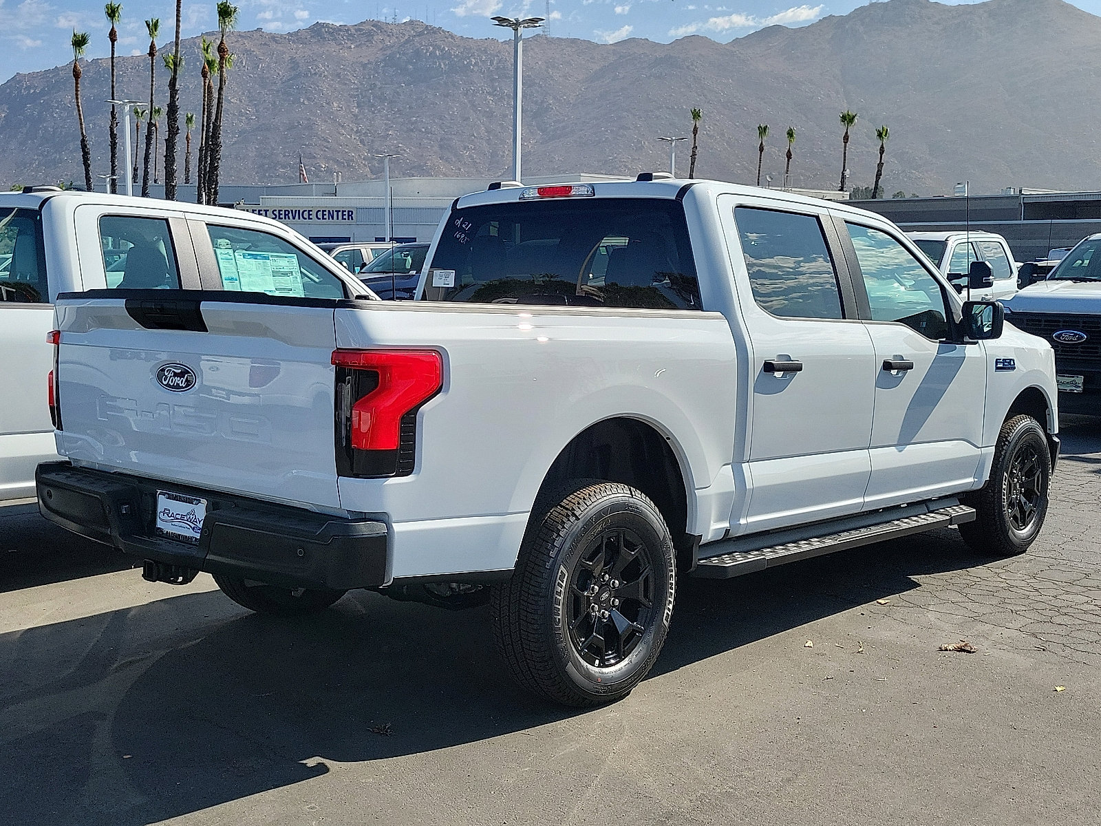 2025 Ford F-150 Lightning photo 2
