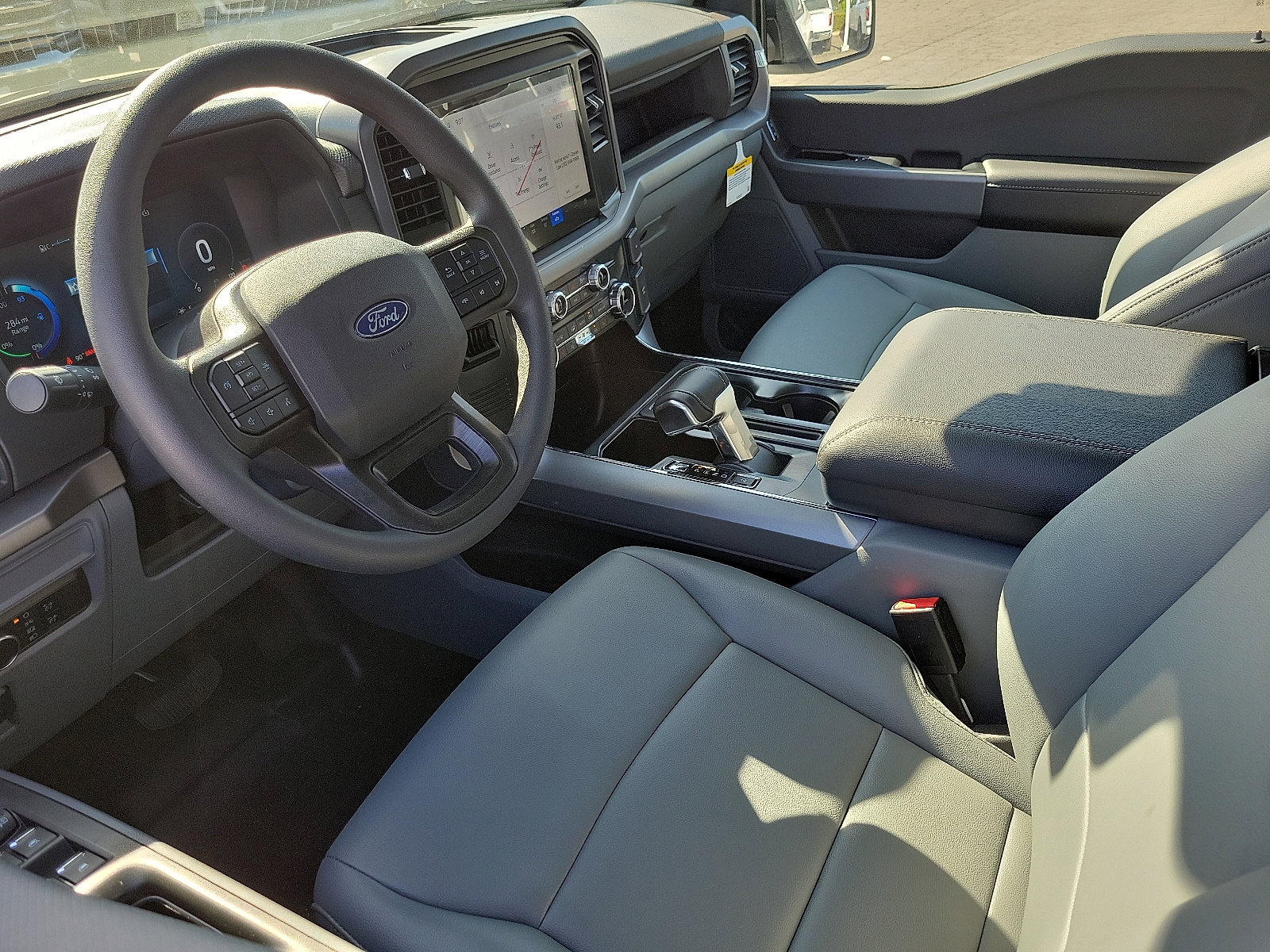 2025 Ford F-150 Lightning photo 3