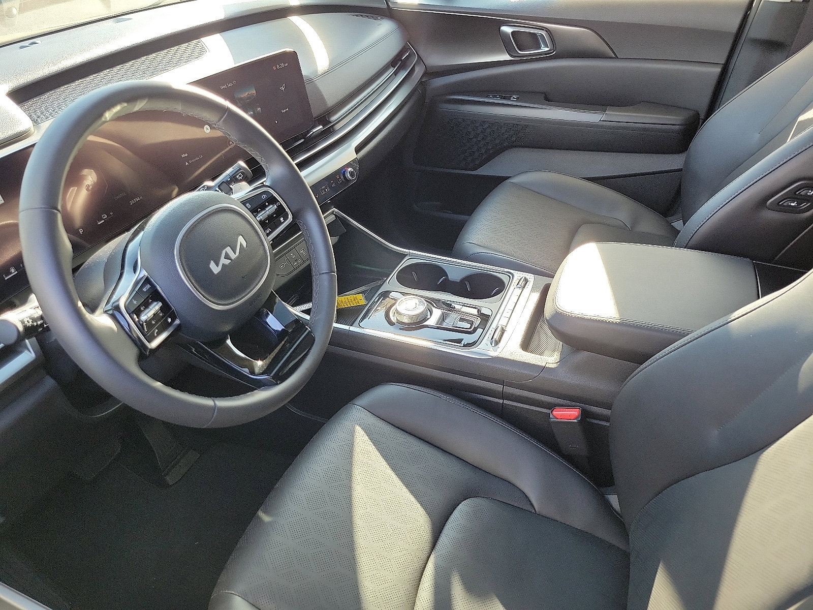 2025 Kia Carnival SX photo 2