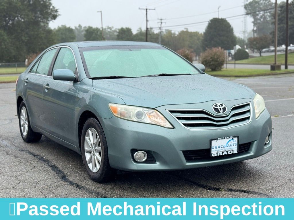 2011 Toyota Camry XLE photo 6