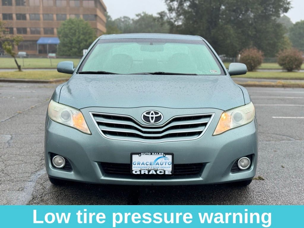 2011 Toyota Camry XLE photo 11