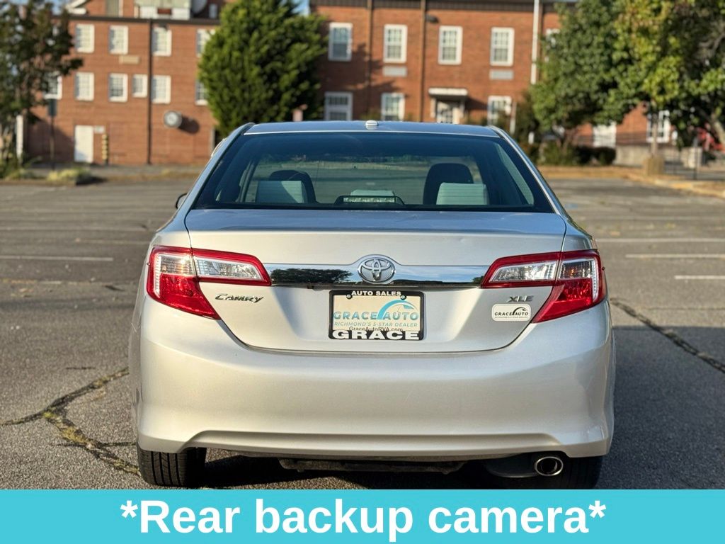 2014 Toyota Camry XLE photo 4