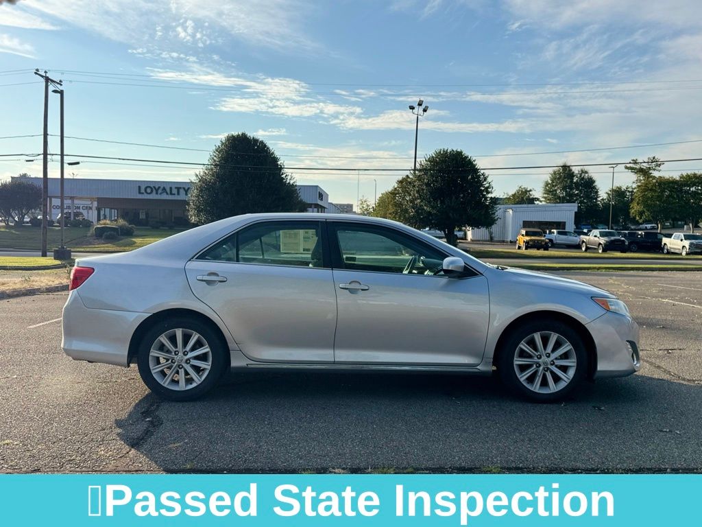 2014 Toyota Camry XLE photo 7