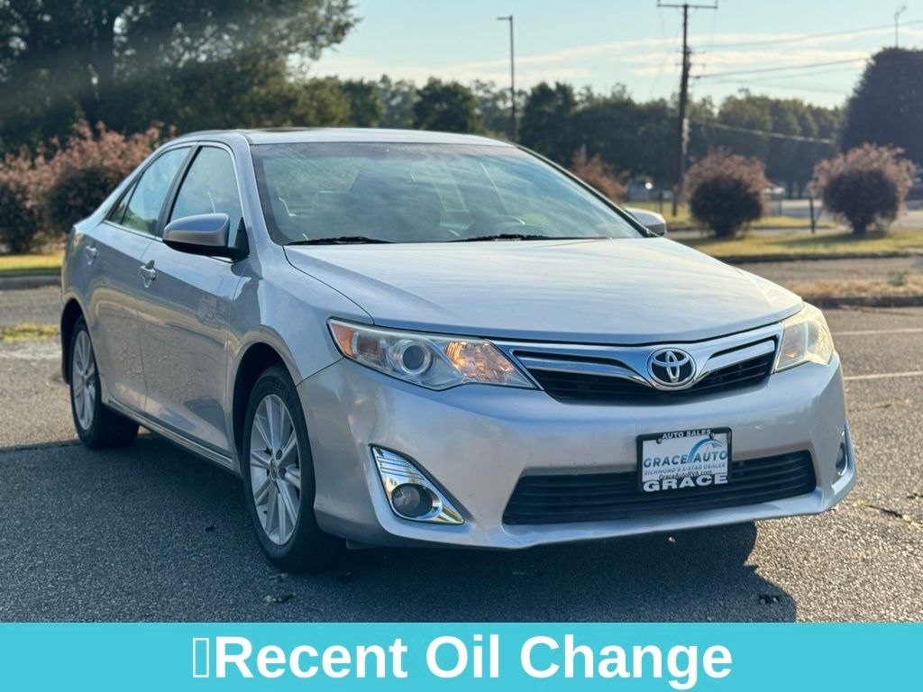 2014 Toyota Camry XLE photo 8