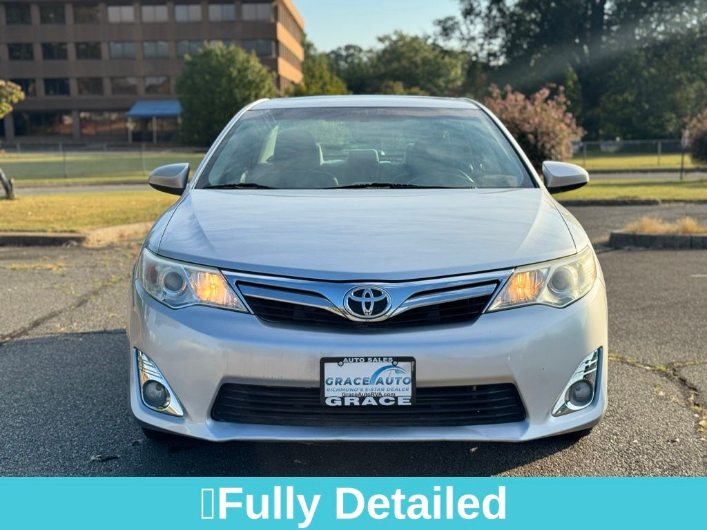 2014 Toyota Camry XLE photo 9