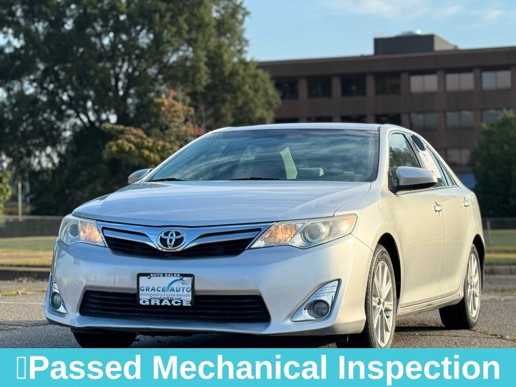 2014 Toyota Camry XLE photo 10