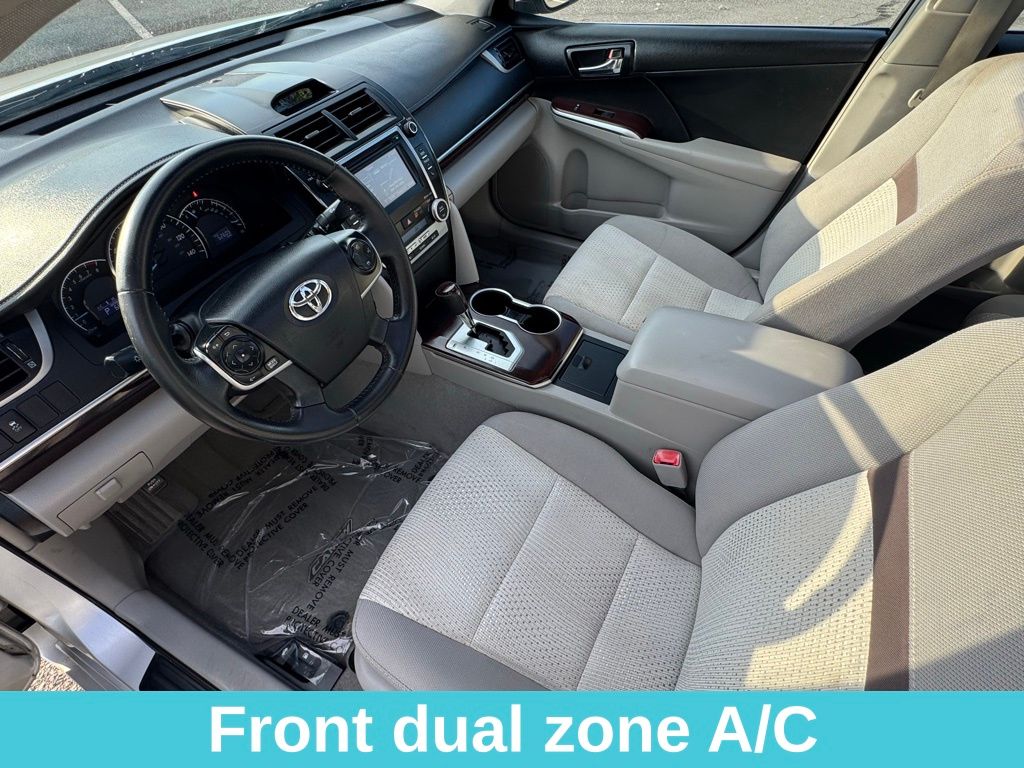 2014 Toyota Camry XLE photo 12