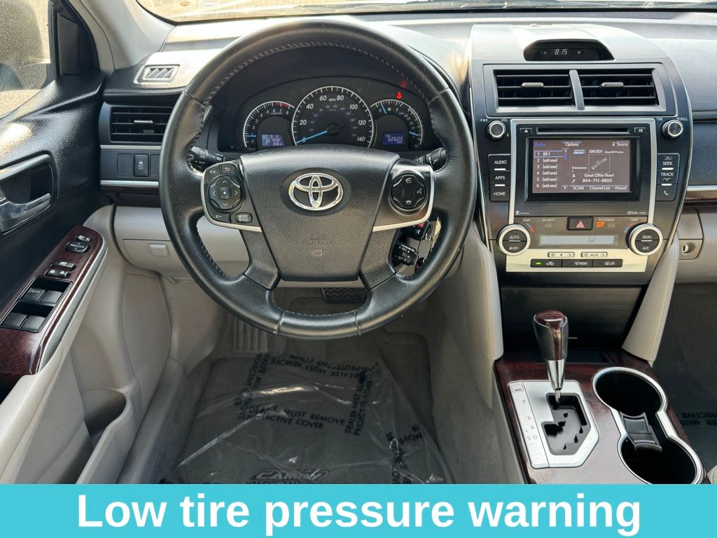 2014 Toyota Camry XLE photo 15