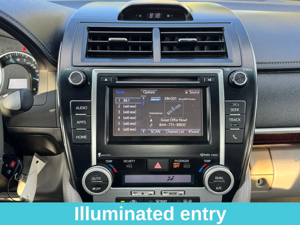 2014 Toyota Camry XLE photo 20