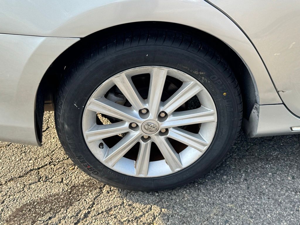 2014 Toyota Camry XLE photo 26