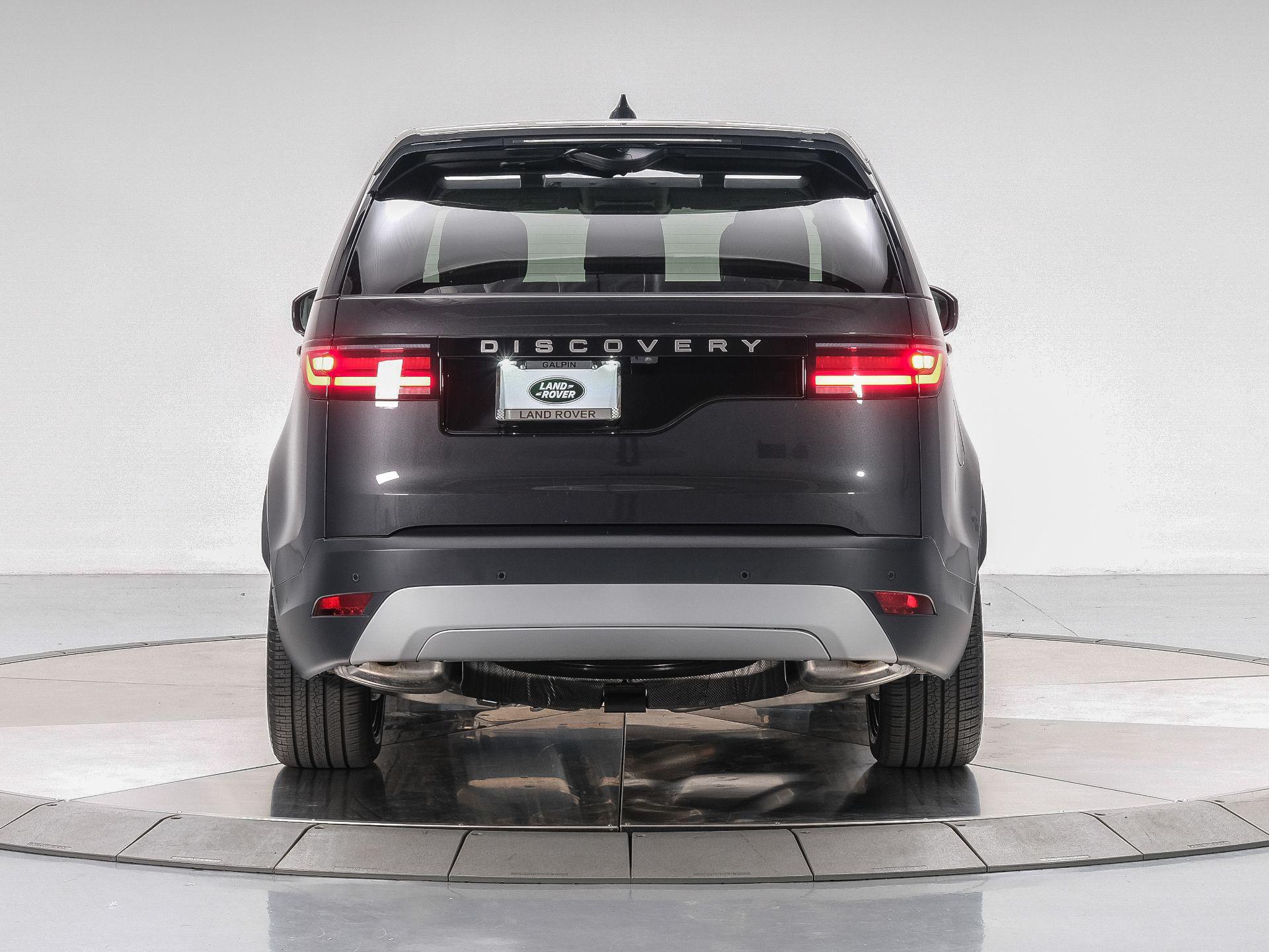 2024 Land Rover Discovery P300 S photo 4
