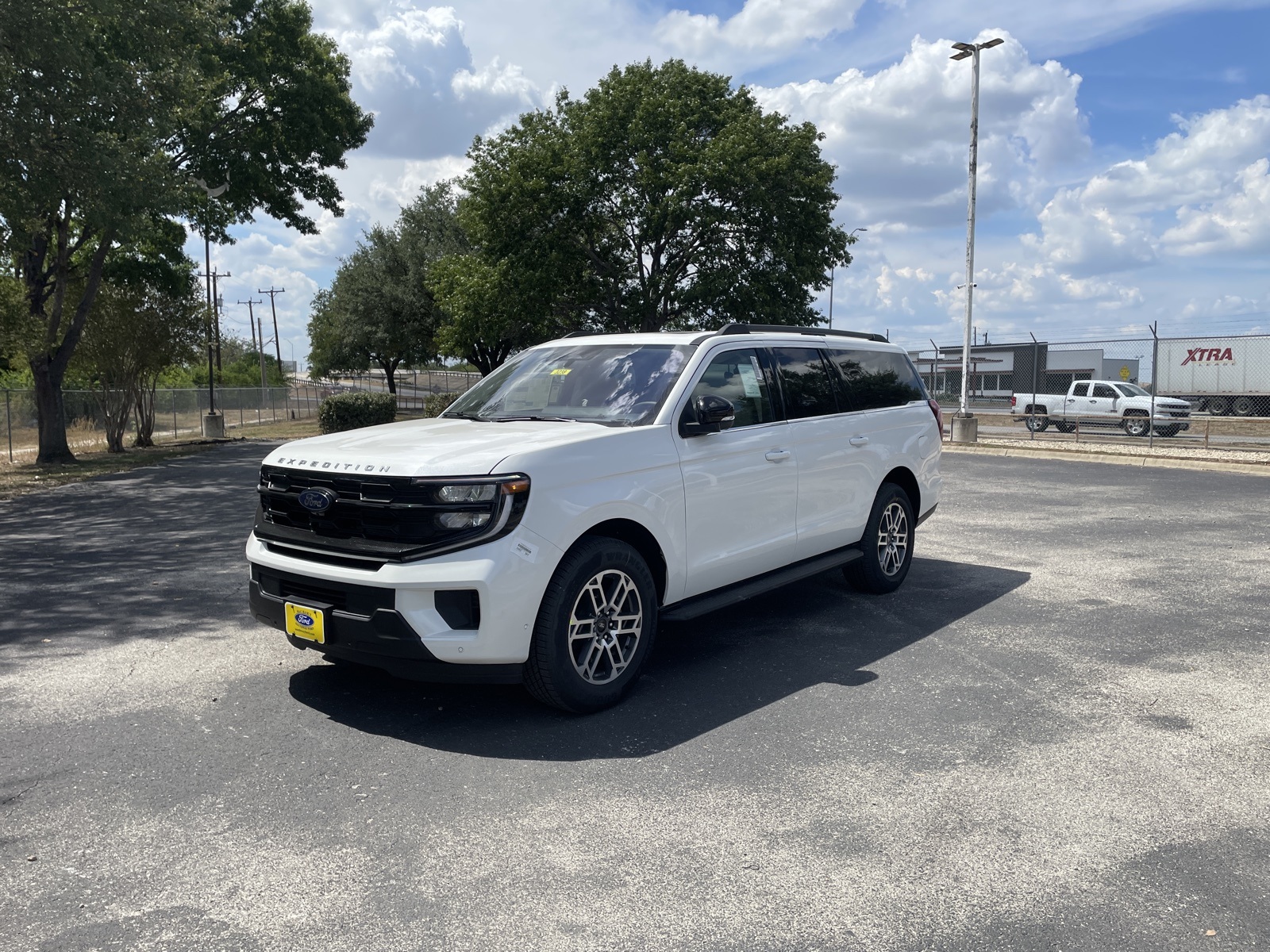 2025 Ford Expedition Active's photo