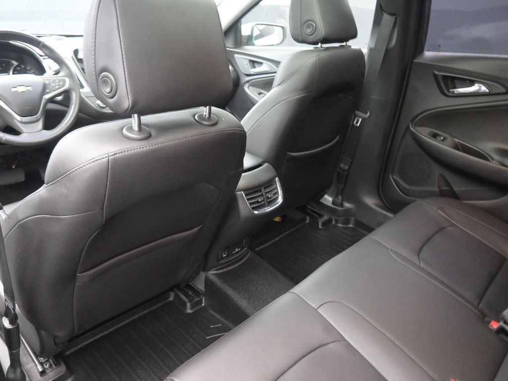 2018 Chevrolet Malibu 1LT photo 12