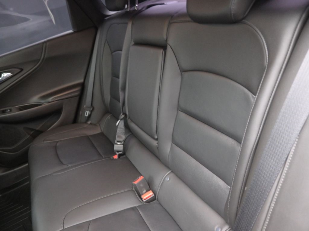 2018 Chevrolet Malibu 1LT photo 14