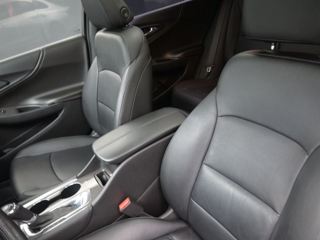 2018 Chevrolet Malibu 1LT photo 29