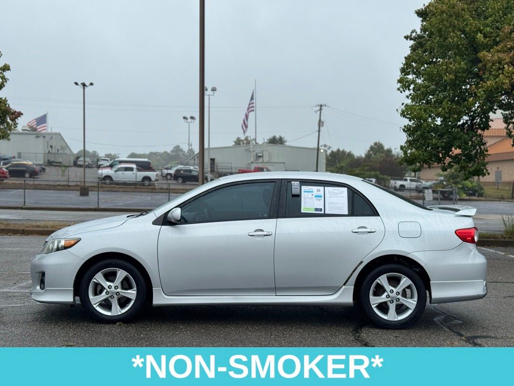 2013 Toyota Corolla S photo 2