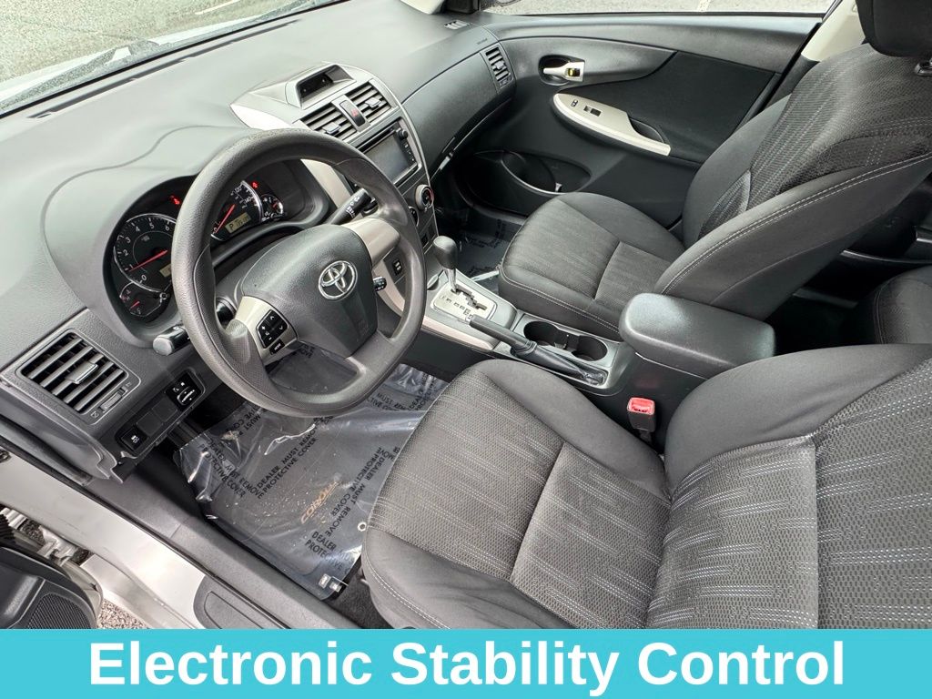 2013 Toyota Corolla S photo 12