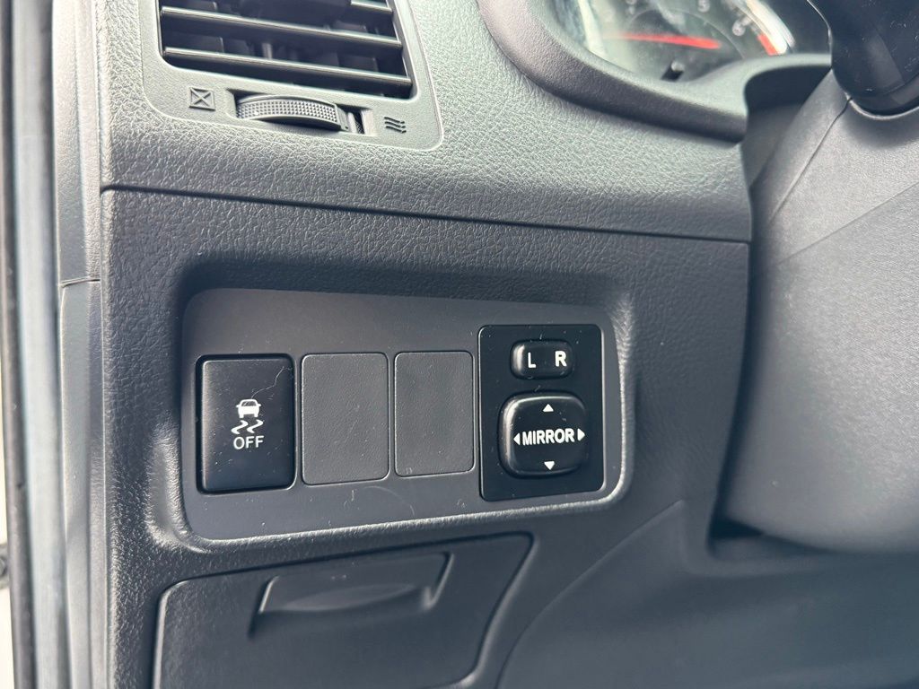 2013 Toyota Corolla S photo 17