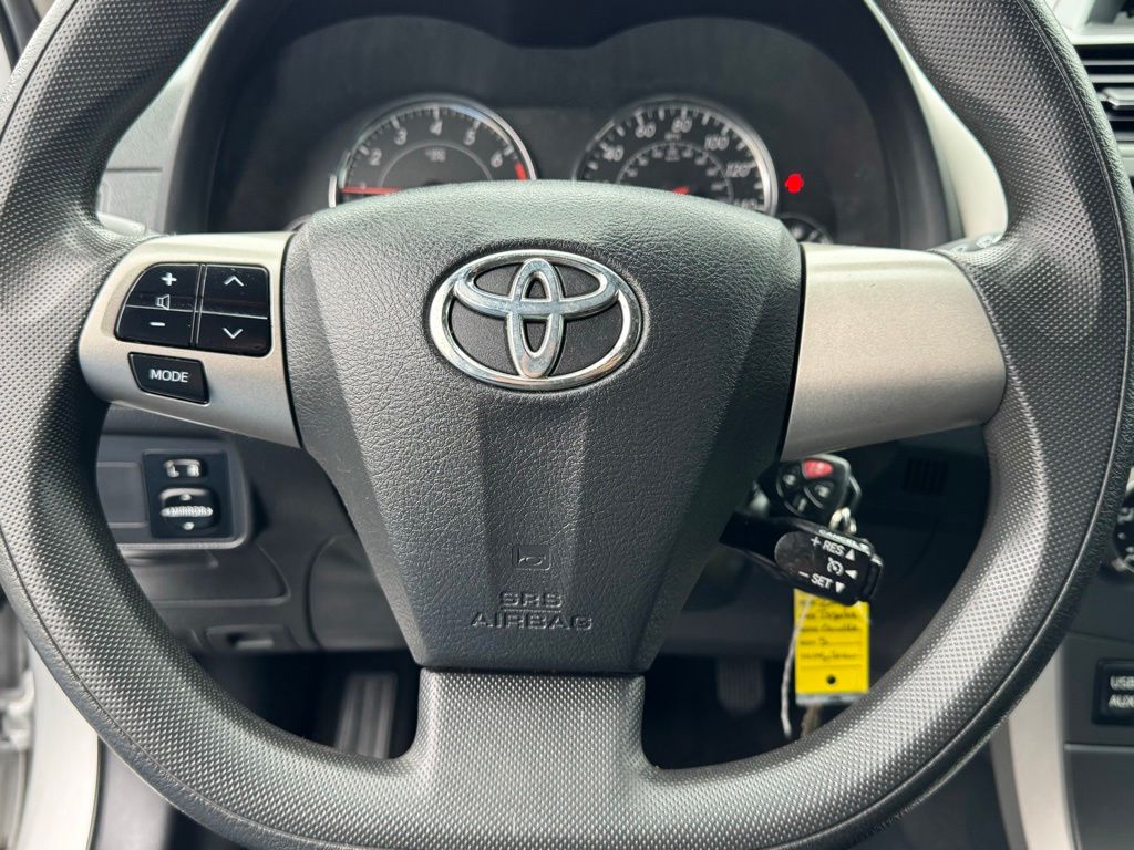 2013 Toyota Corolla S photo 18