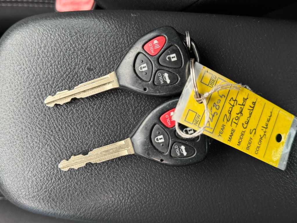 2013 Toyota Corolla S photo 21