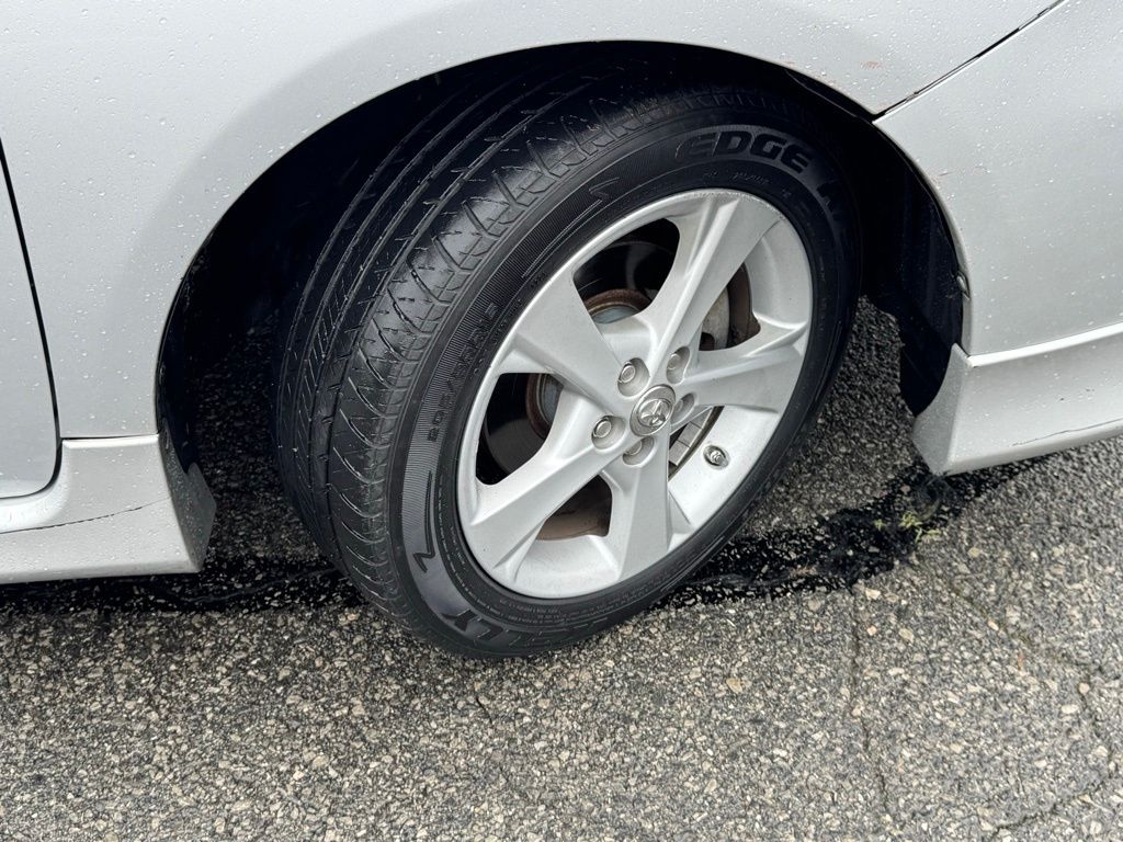 2013 Toyota Corolla S photo 27