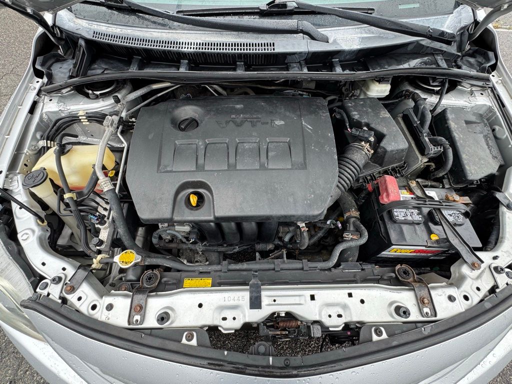 2013 Toyota Corolla S photo 28