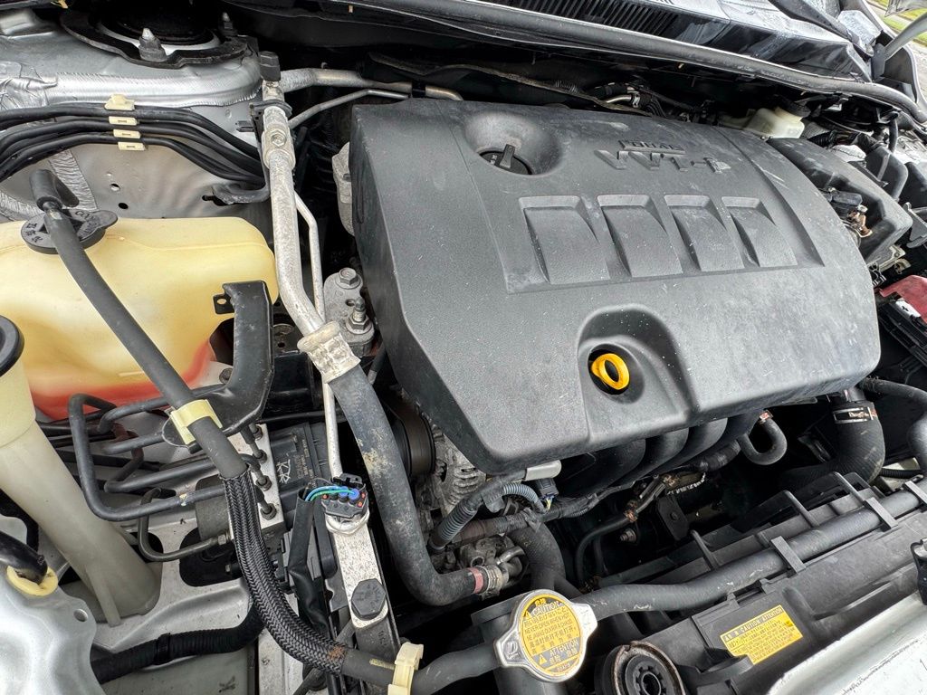 2013 Toyota Corolla S photo 29