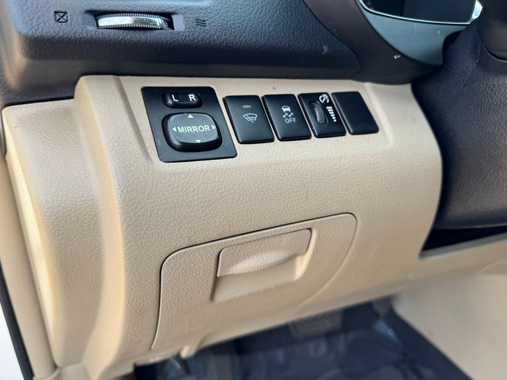 2011 Toyota Highlander Hybrid Base SE photo 19