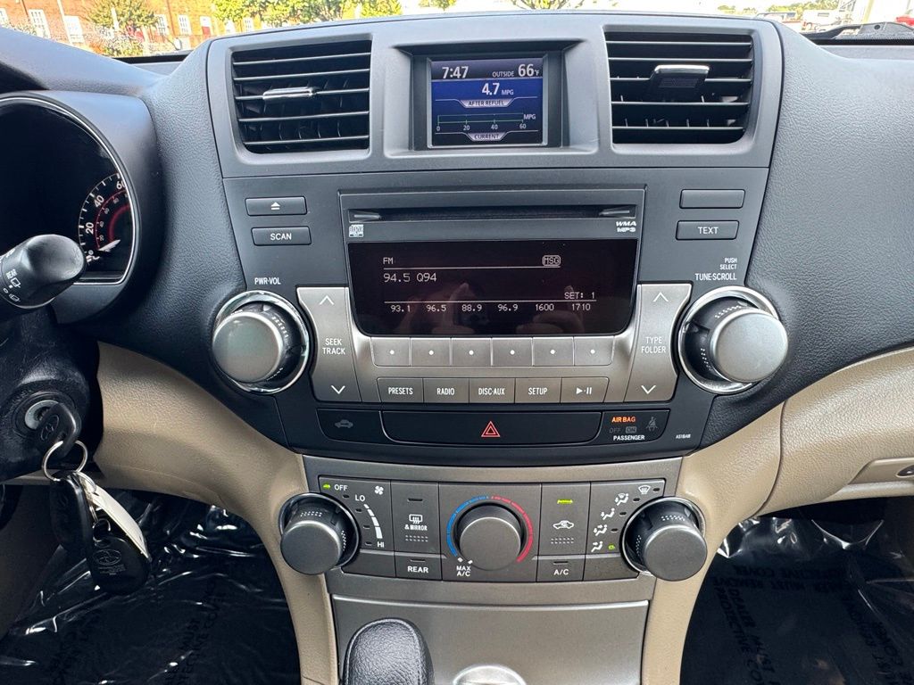 2011 Toyota Highlander Hybrid Base SE photo 21