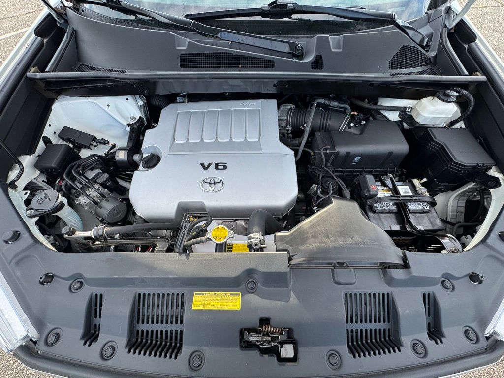 2011 Toyota Highlander Hybrid Base SE photo 26