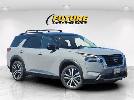 2023 Nissan Pathfinder Platinum