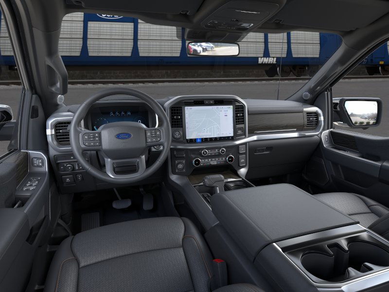 2025 Ford F-150 Lariat photo 2