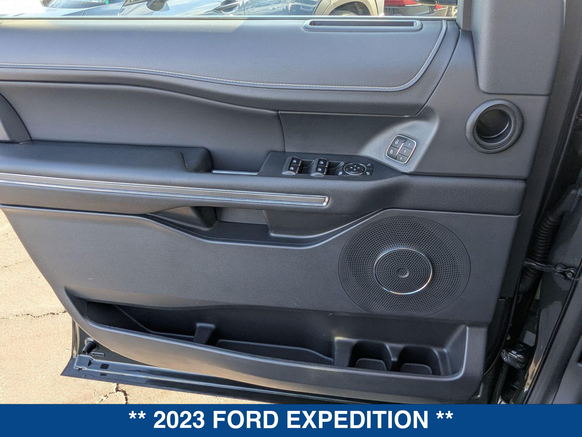2023 Ford Expedition XLT photo 10