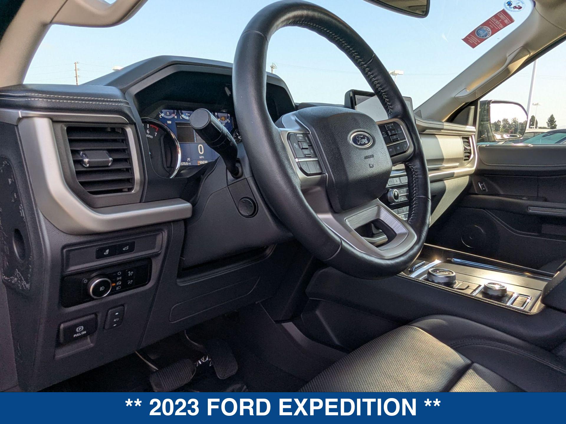 2023 Ford Expedition XLT photo 12