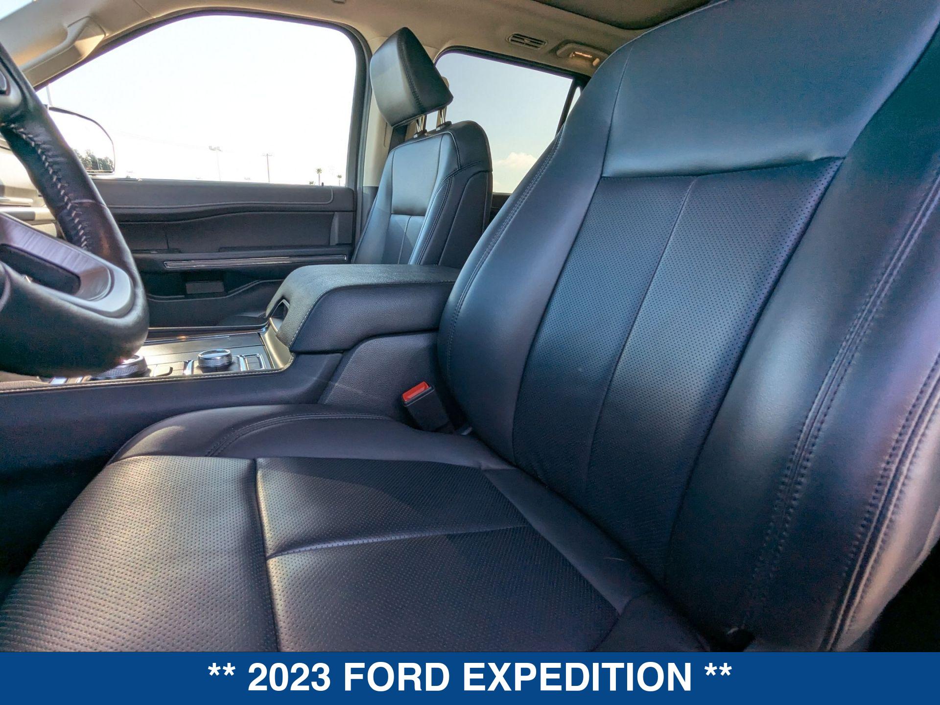2023 Ford Expedition XLT photo 13