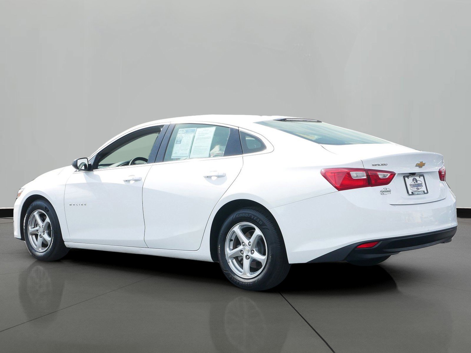 Used 2023 Chevrolet Malibu 1LT with VIN 1G1ZD5ST4PF215719 for sale in St. Cloud, Minnesota