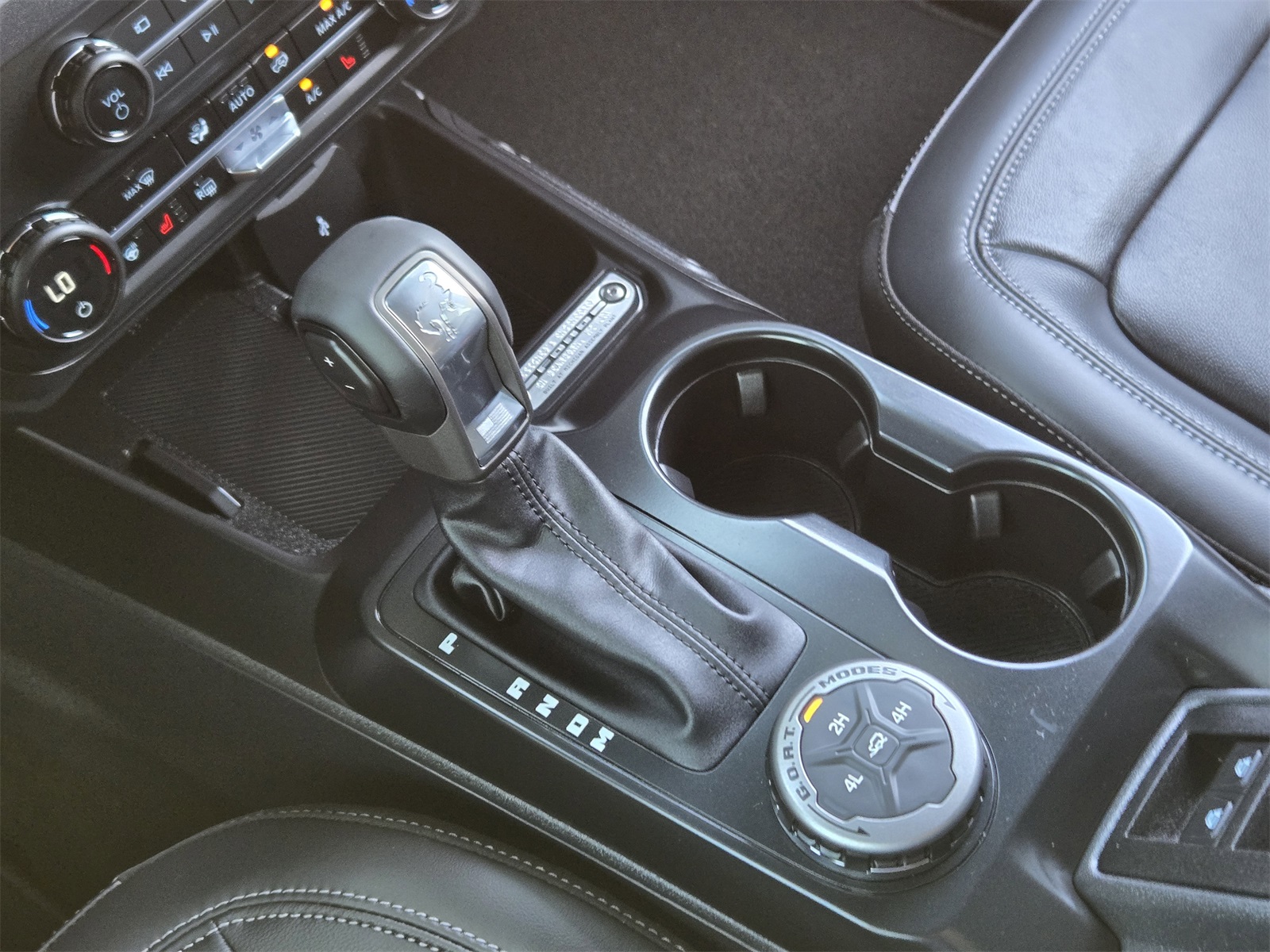 2025 Ford Bronco Outer Banks photo 14