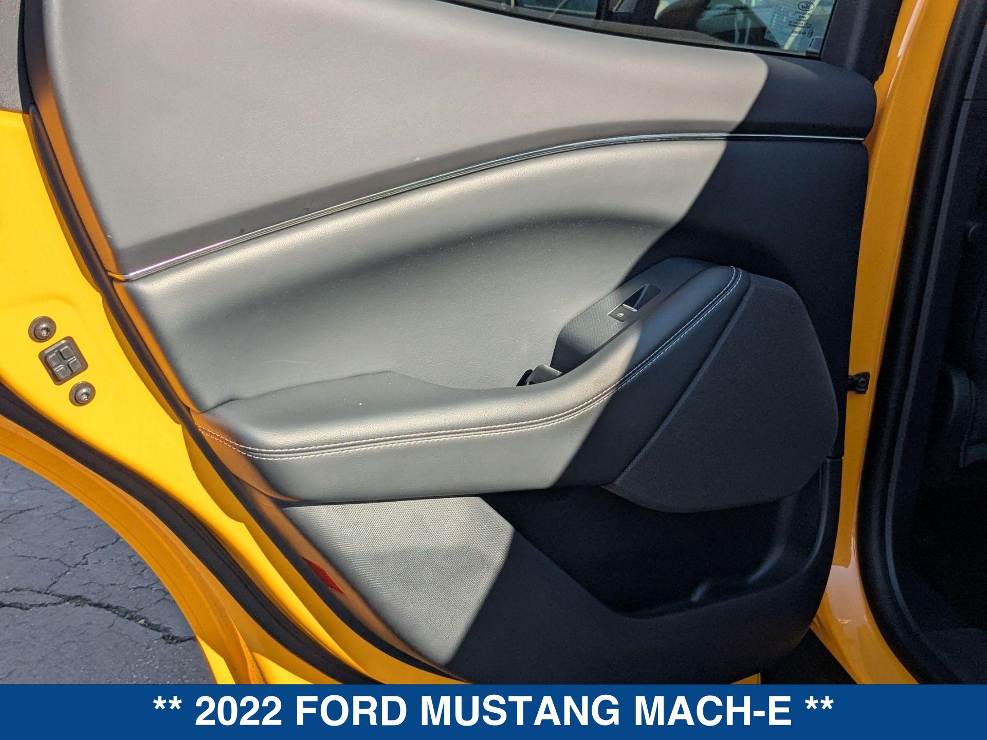 2022 Ford Mustang Mach-E Select photo 17