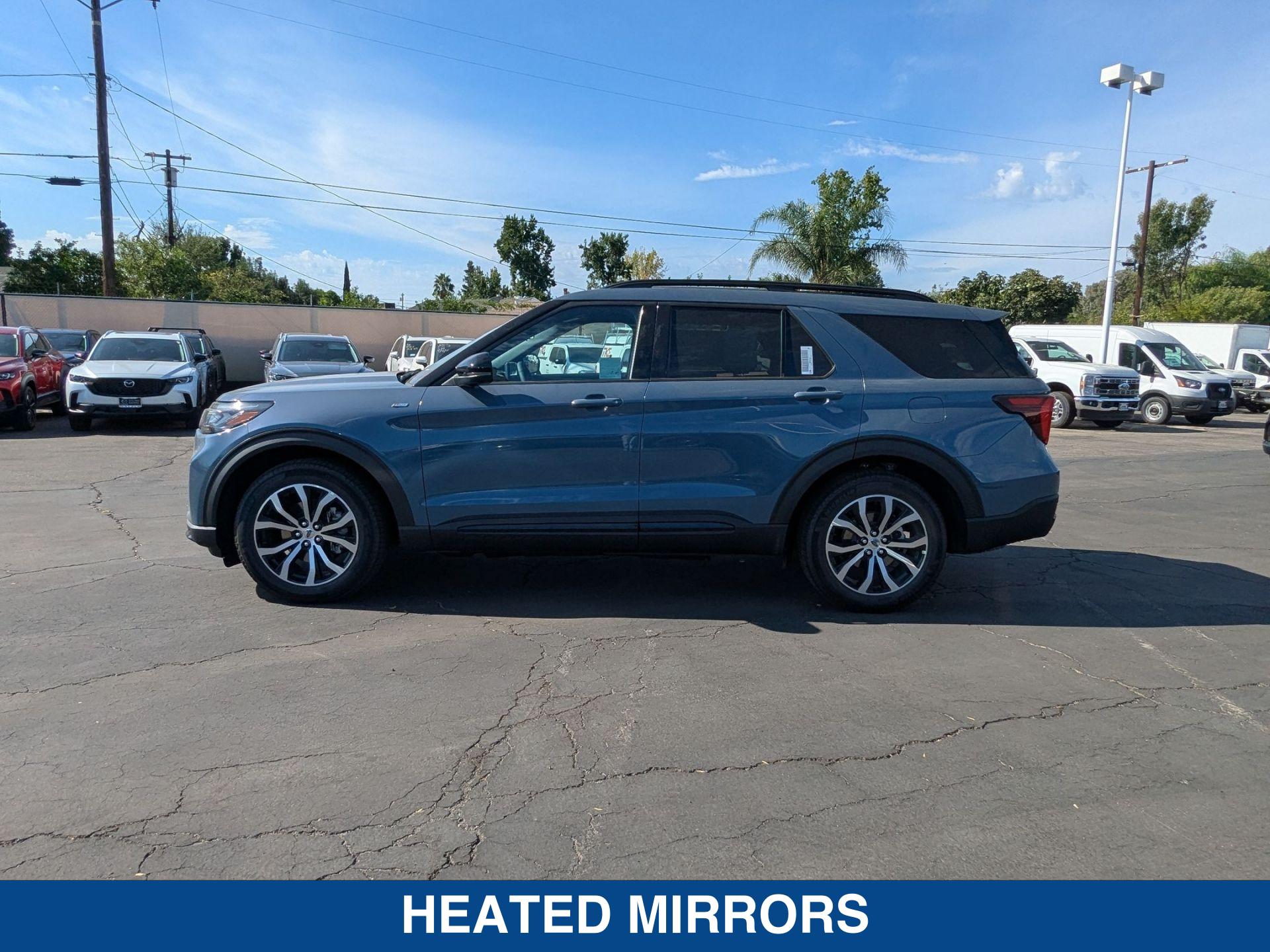 2025 Ford Explorer ST ST-Line photo 5