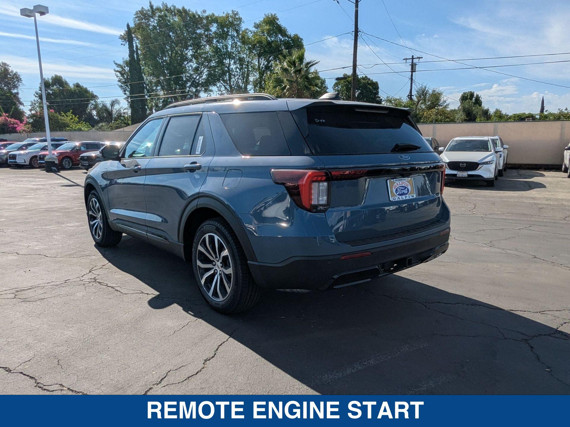 2025 Ford Explorer ST ST-Line photo 6