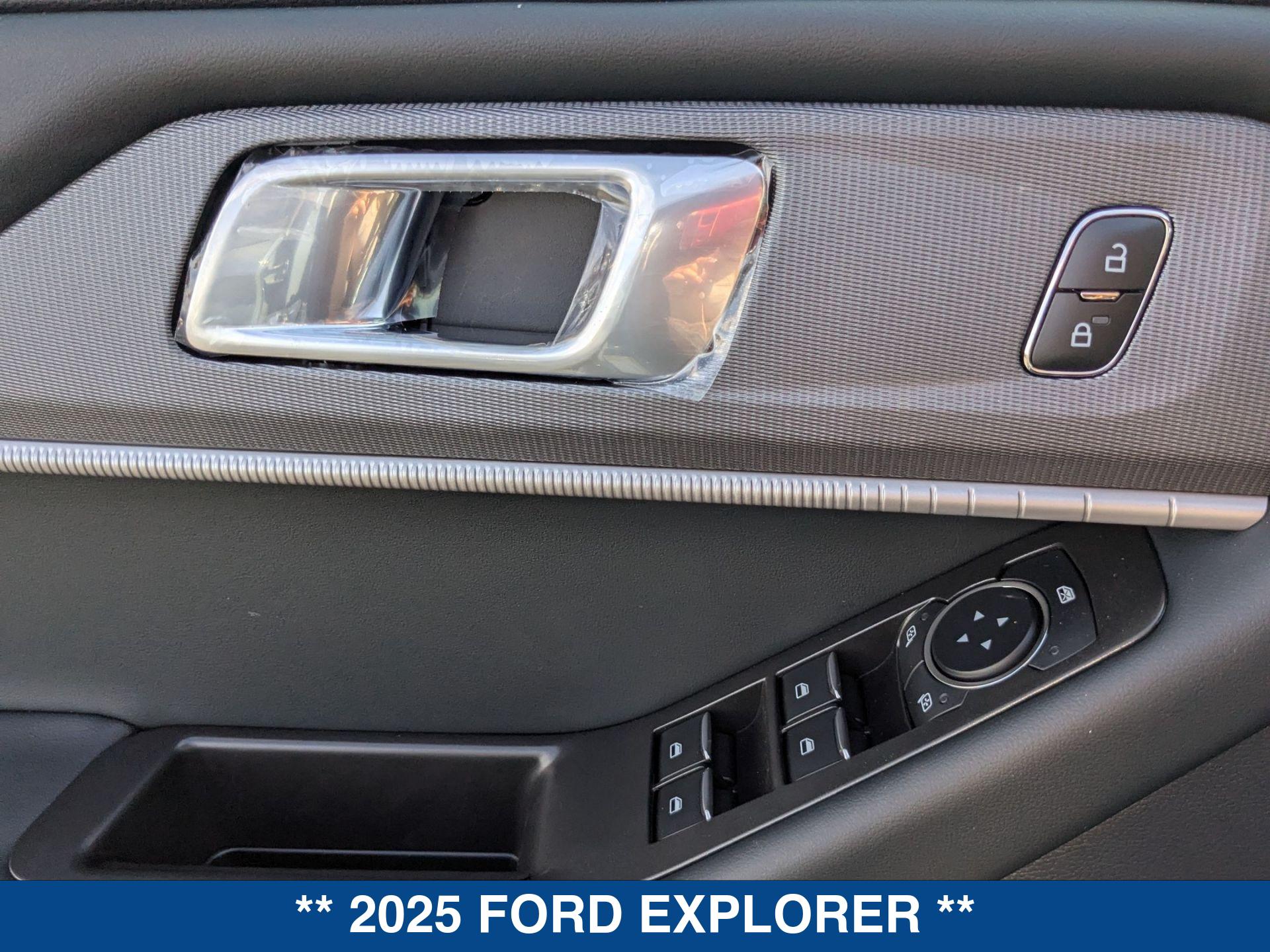 2025 Ford Explorer ST ST-Line photo 14