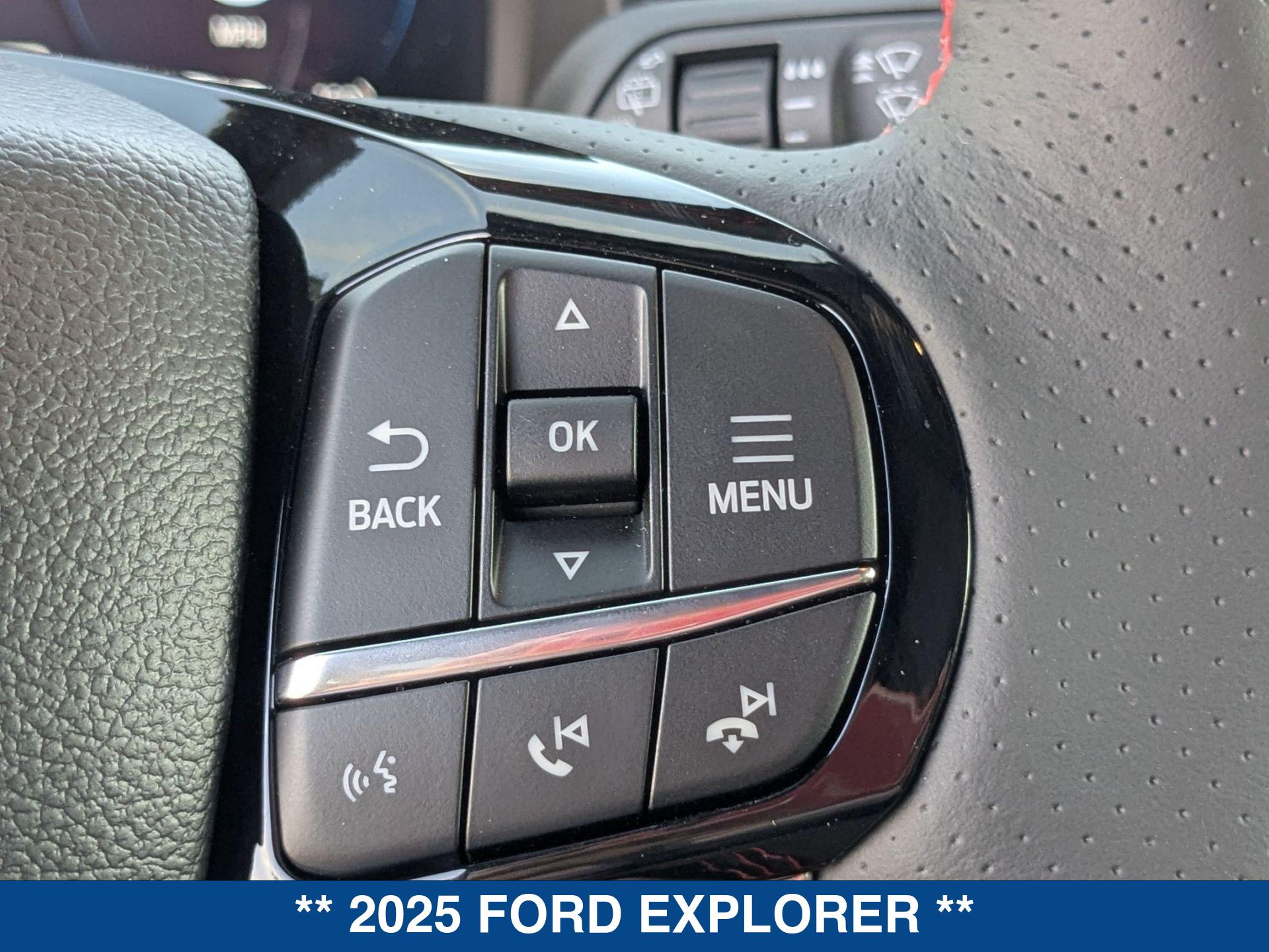 2025 Ford Explorer ST ST-Line photo 20