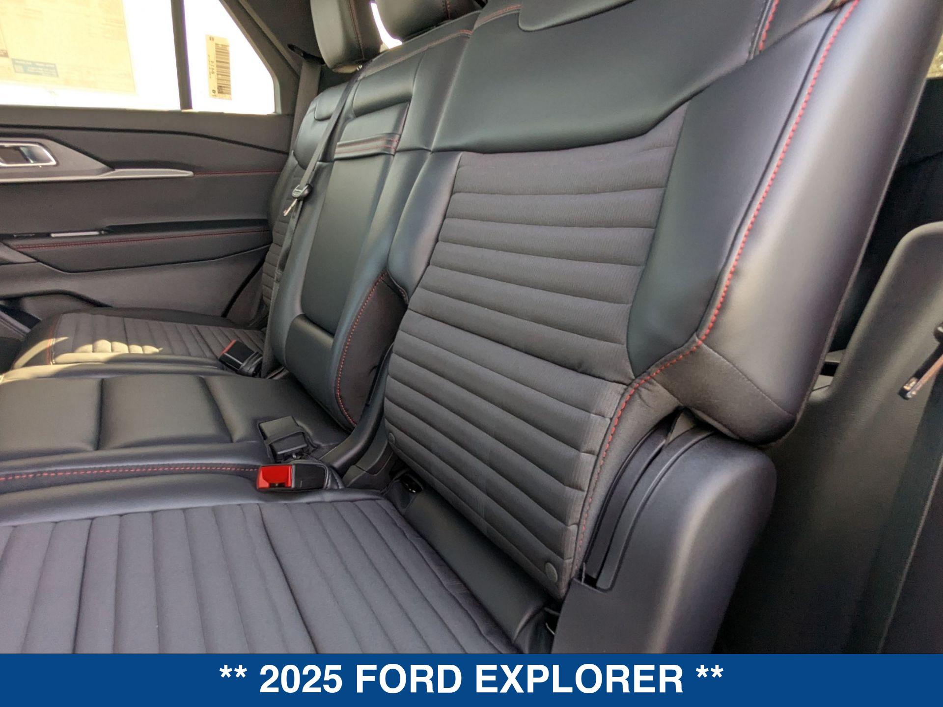 2025 Ford Explorer ST ST-Line photo 23