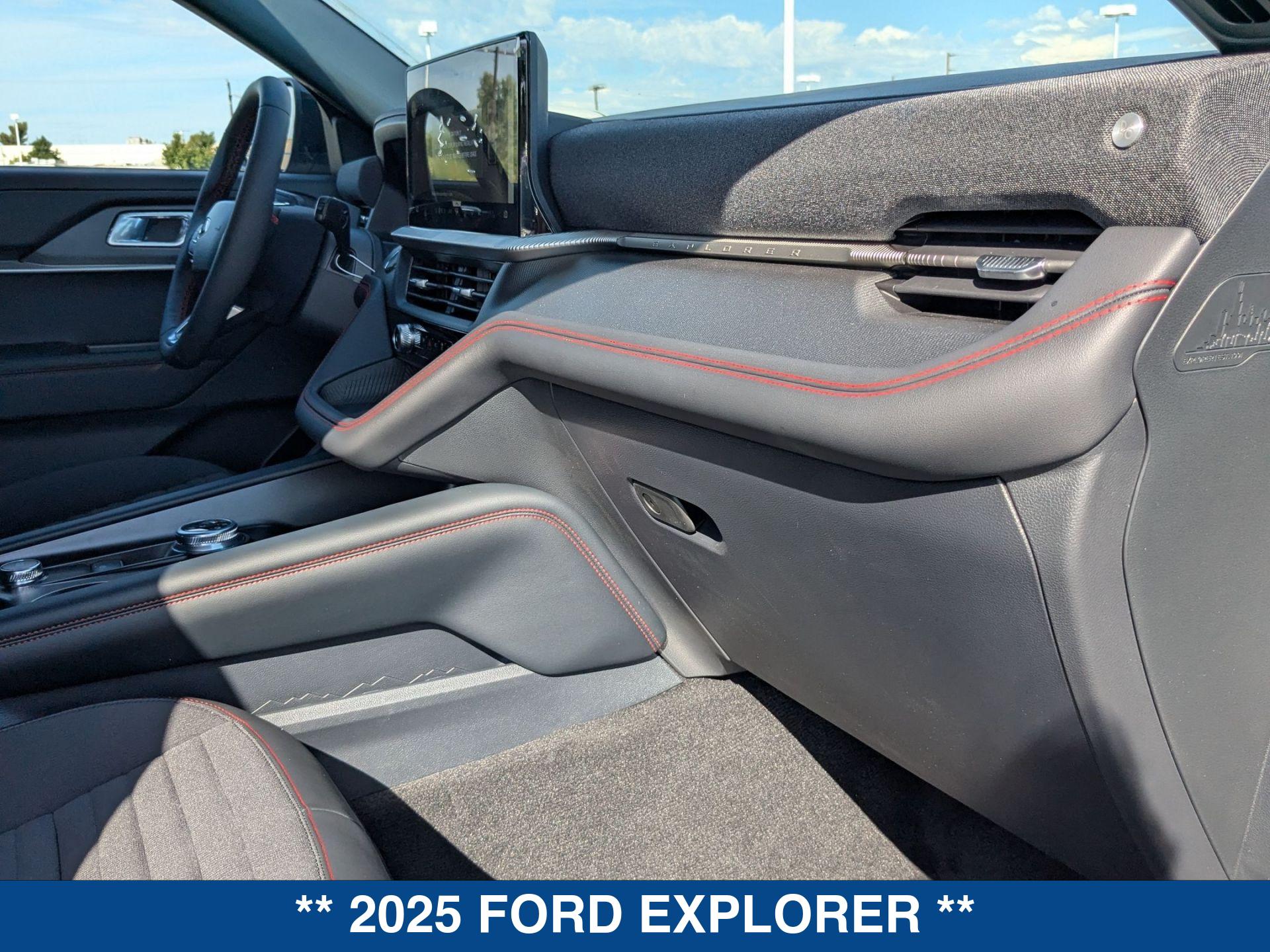 2025 Ford Explorer ST ST-Line photo 25