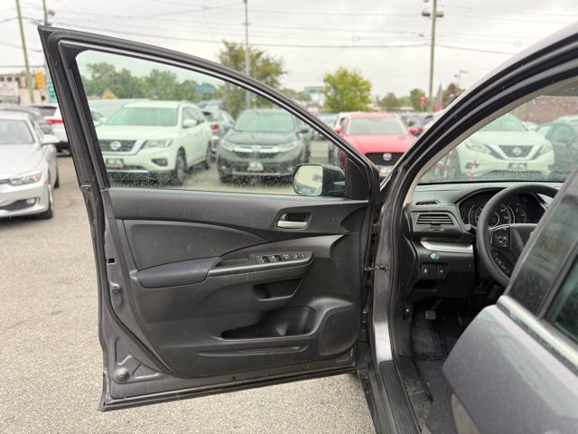 2015 Honda CR-V LX photo 12