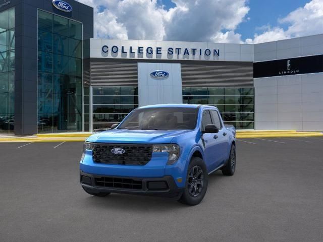2025 Ford Maverick XLT photo 2
