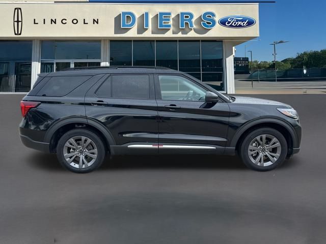 2025 Ford Explorer photo 6