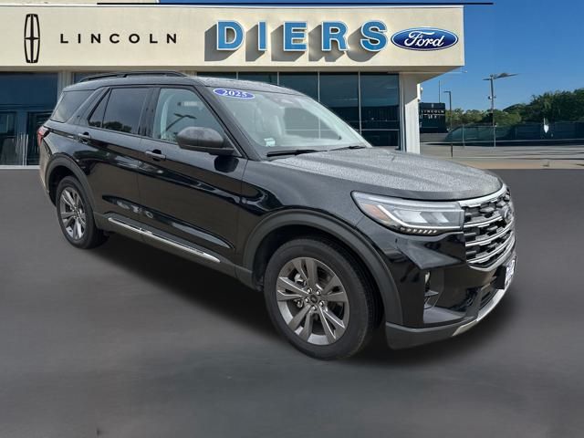 2025 Ford Explorer photo 7