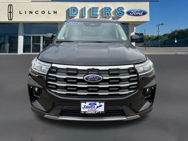 2025 Ford Explorer photo 8